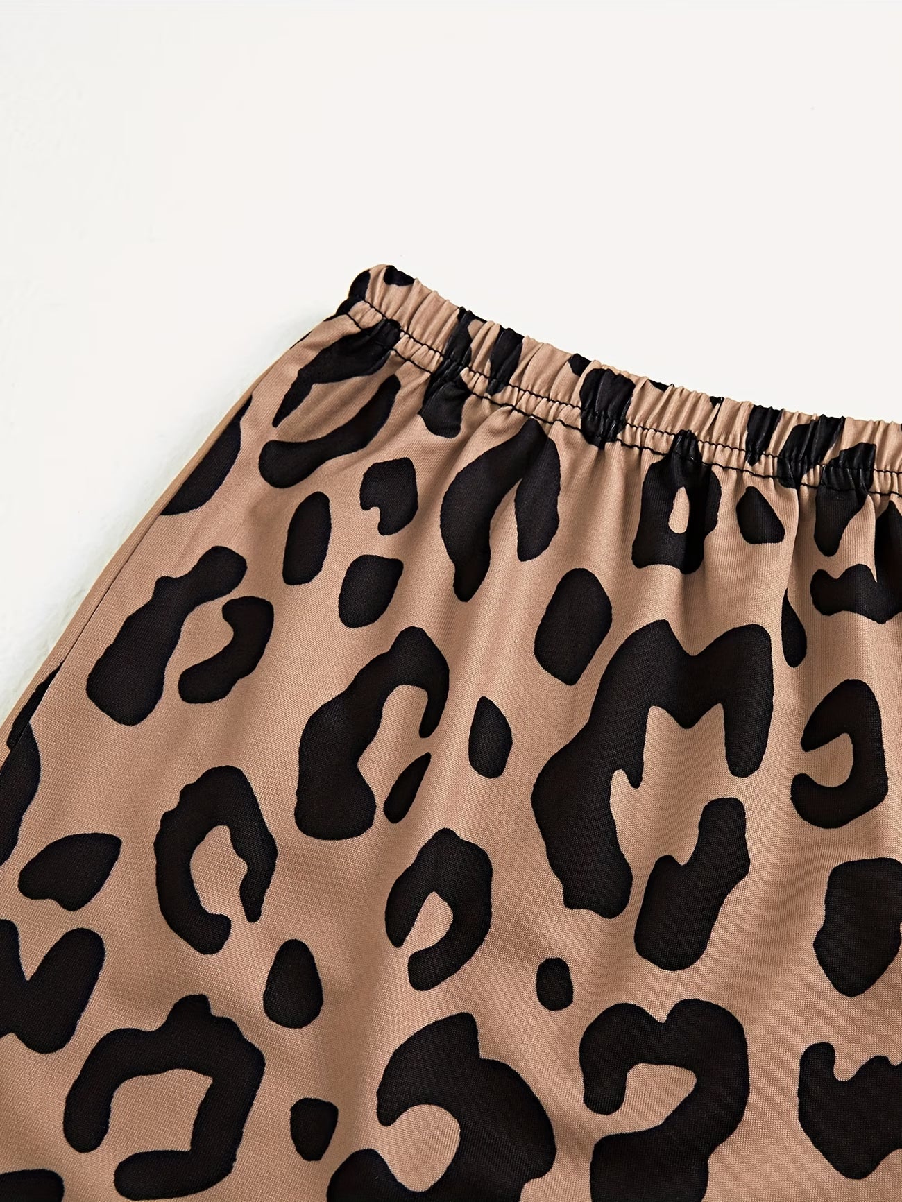 Casualowy komplet domowy damski 3-częściowy – wygodny zestaw z motywem leopard