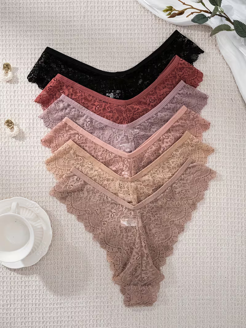 Zestaw koronkowych stringów damskich – delikatna forma i kobiecy charakter