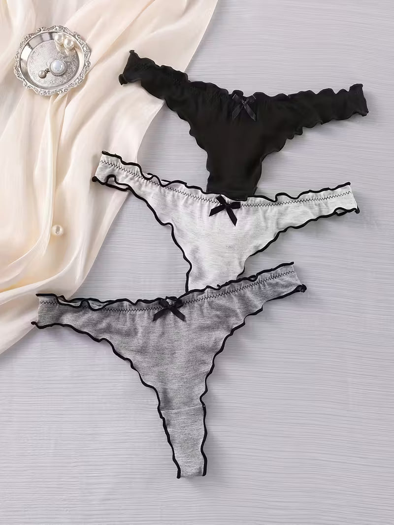 Zestaw stringów damskich 3 sztuki – miękka forma z wiskozy i subtelne falbanki