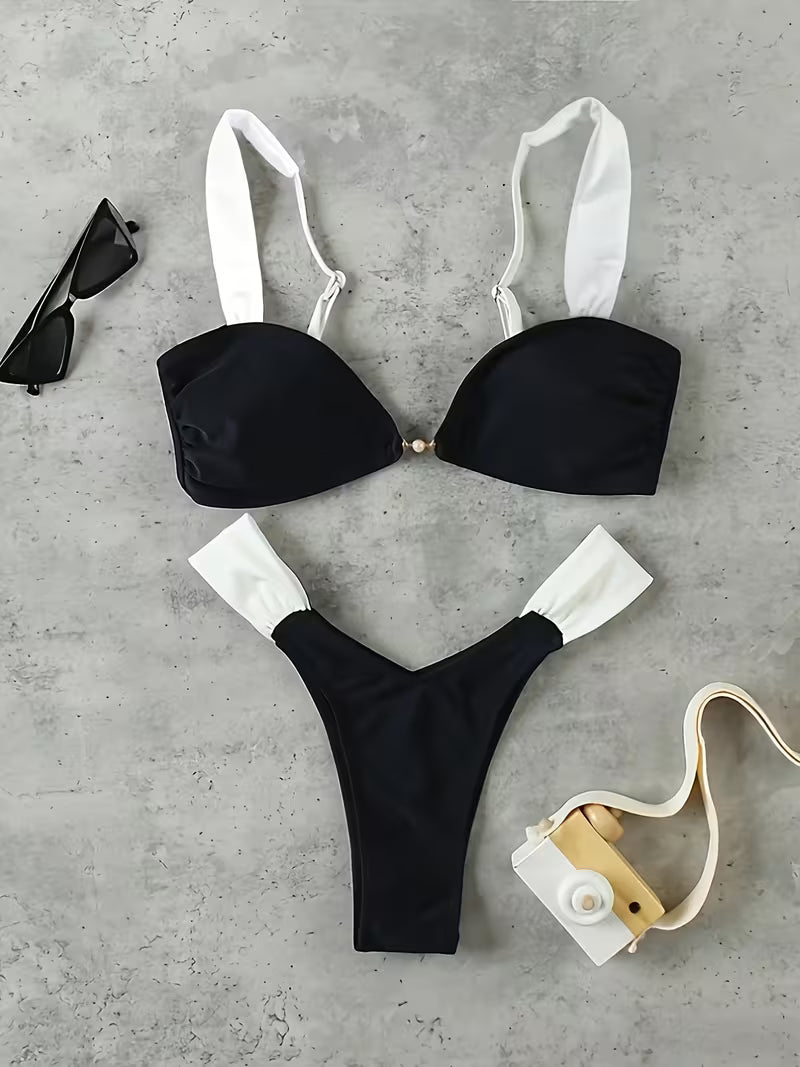 Dwuczęściowy komplet bikini – czarno-biały kontrast i nowoczesna elegancja