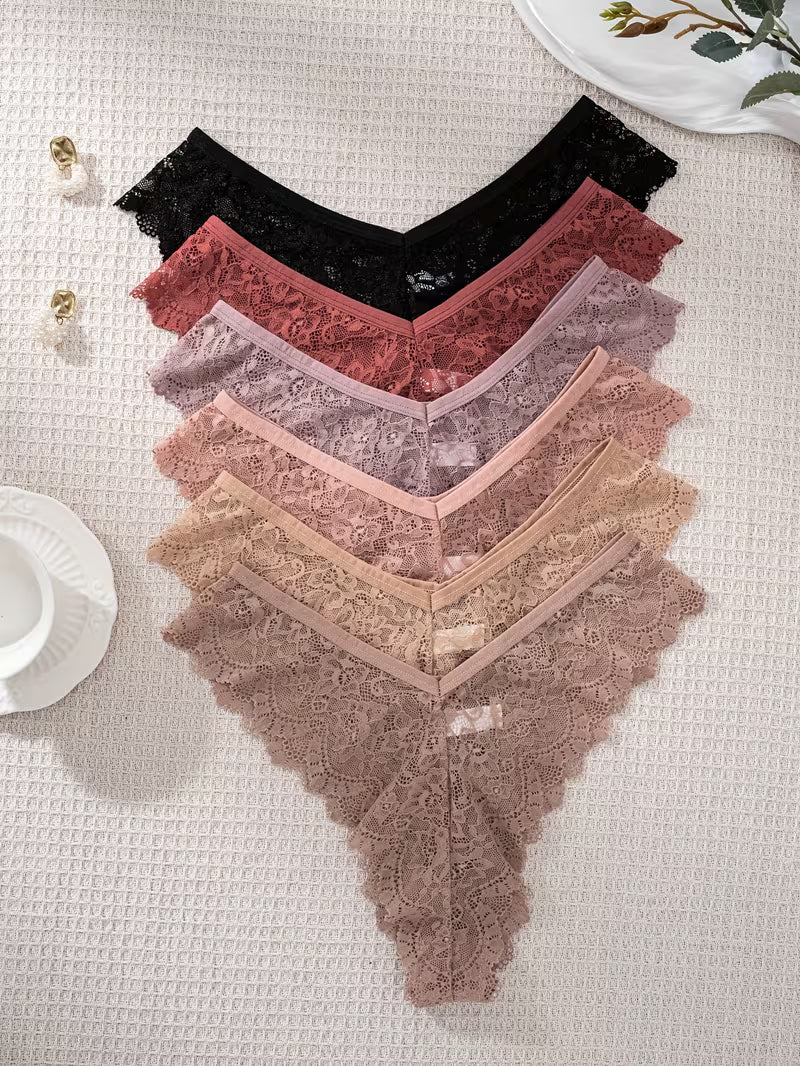 Zestaw koronkowych stringów damskich – delikatna forma i kobiecy charakter