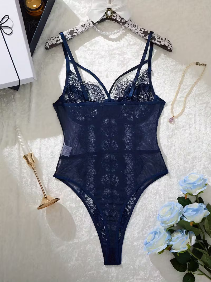 Eleganckie koronkowe body  – francuska zmysłowość