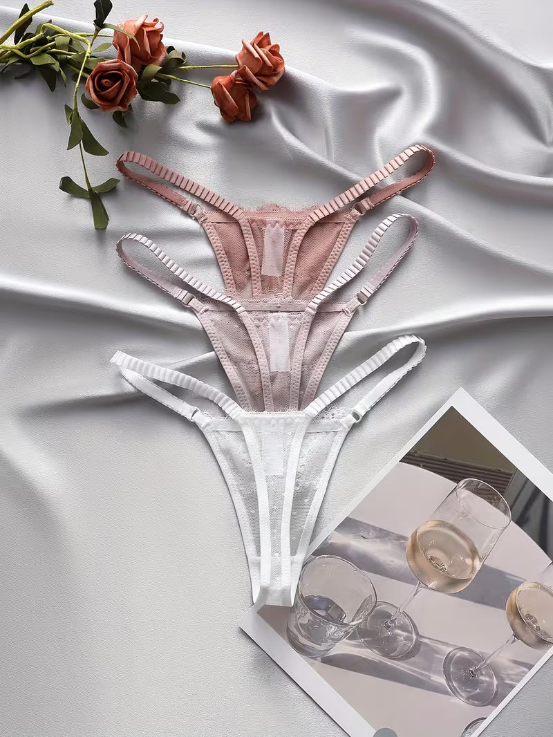 Zestaw koronkowych stringów V – delikatna forma i kobiecy detal