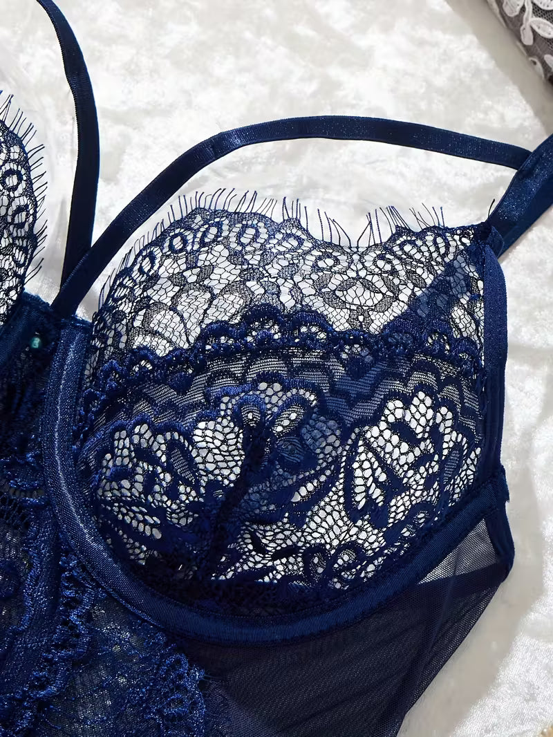 Eleganckie koronkowe body  – francuska zmysłowość