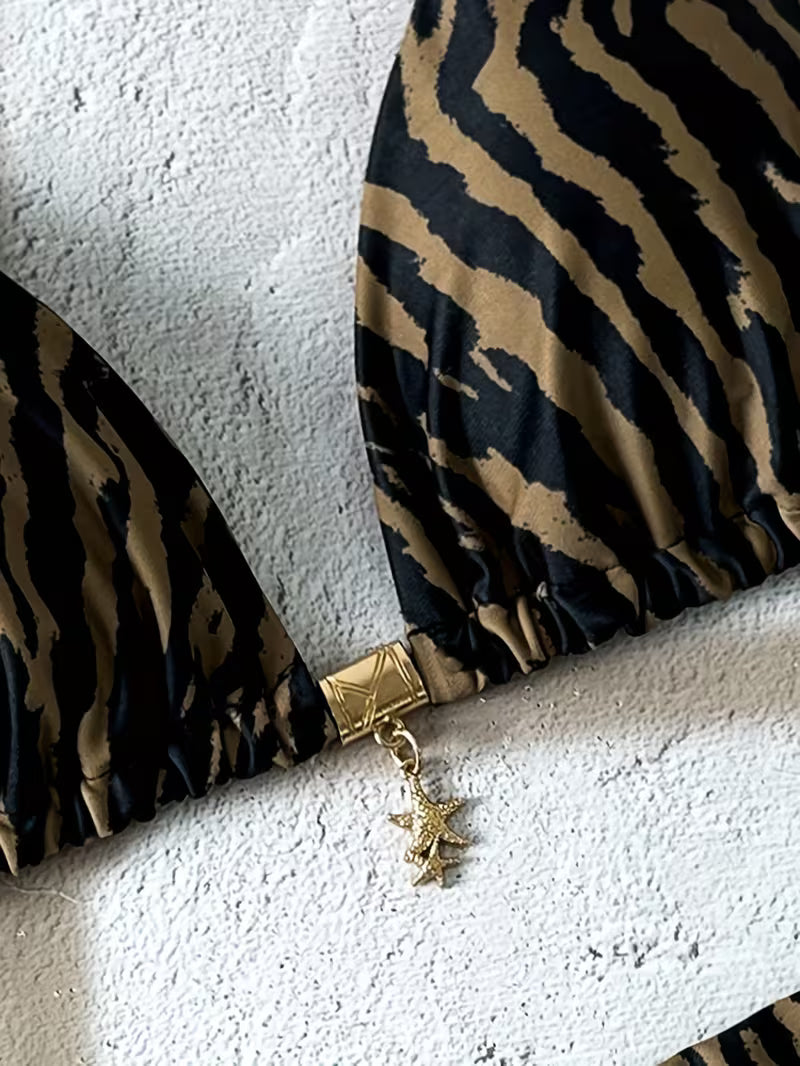 Leopardzie bikini damskie – halter i biżuteryjny detal