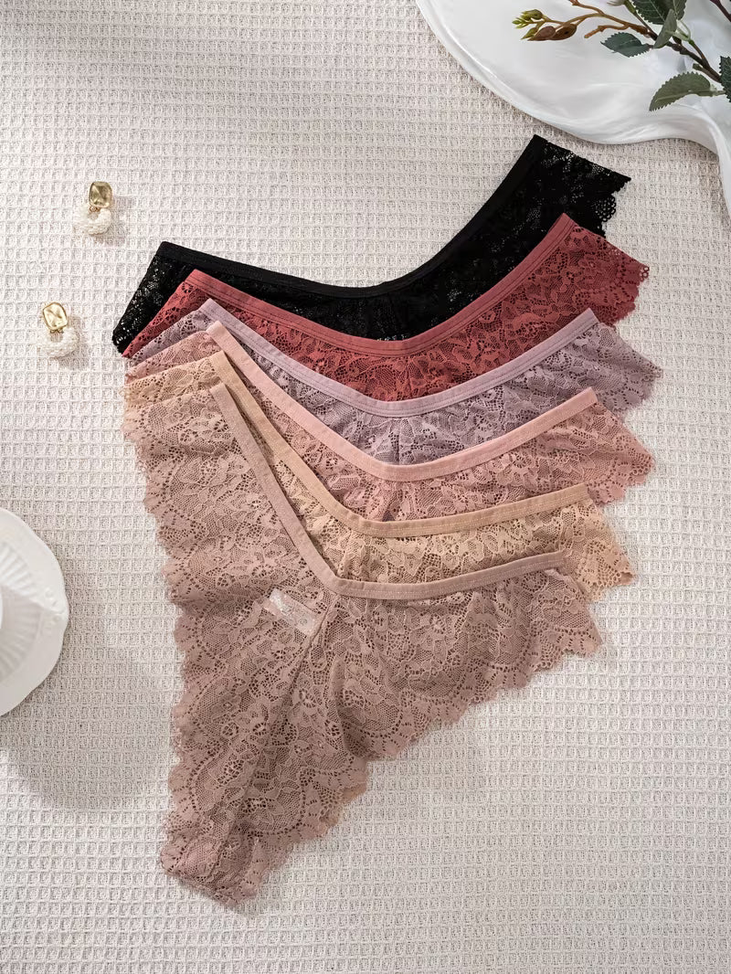 Zestaw koronkowych stringów damskich – delikatna forma i kobiecy charakter