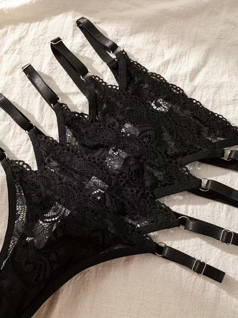 Zestaw 5 koronkowych stringów – regulowane paski i subtelna transparentność