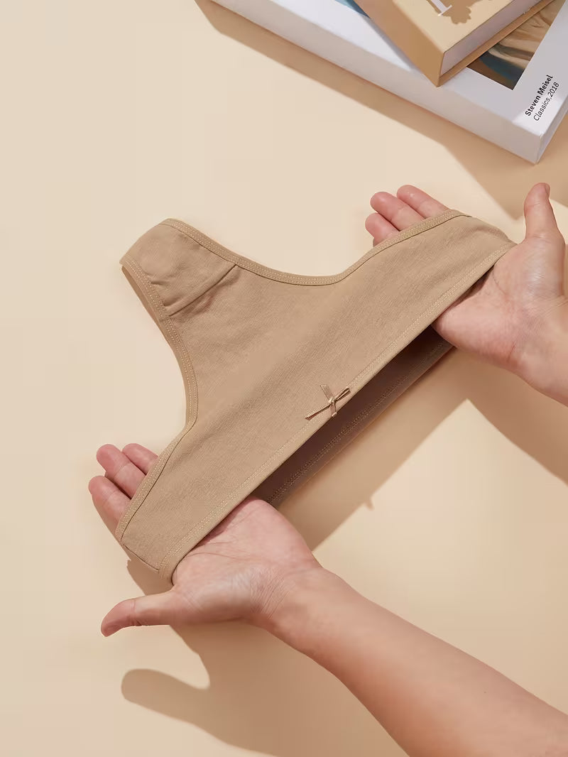 Zestaw 4 bawełnianych stringów – niski stan i subtelna kokarda