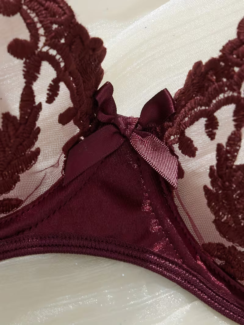 Haftowany komplet bielizny damskiej – burgund i półprzezroczysta elegancja