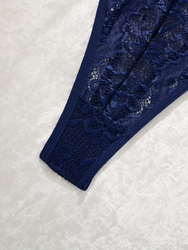 Eleganckie koronkowe body  – francuska zmysłowość