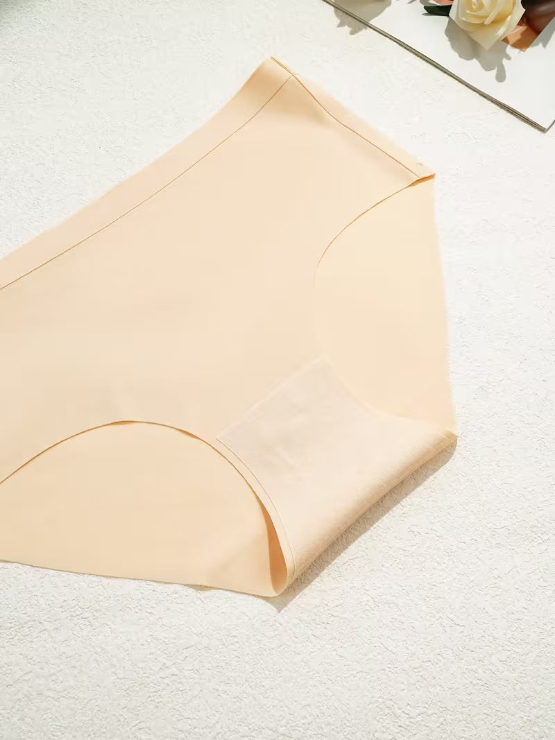 Zestaw 4 bezszwowych majtek – gładka linia i efekt drugiej skóry