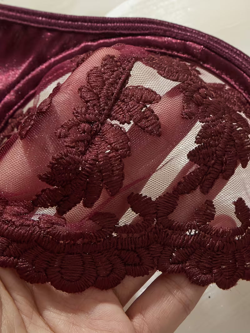 Haftowany komplet bielizny damskiej – burgund i półprzezroczysta elegancja
